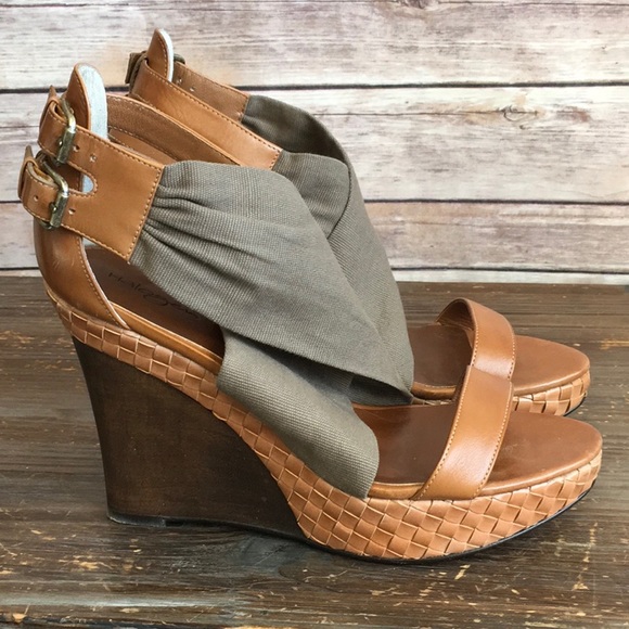 Halogen Shoes - Halogen Haacosta Leather and Fabric Wedge Sandal